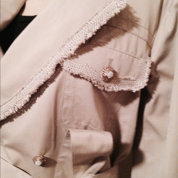 $$SOLD$$ CHANEL Beige Tweed Trim Trench Coat sz46 - Picture 3 of 8